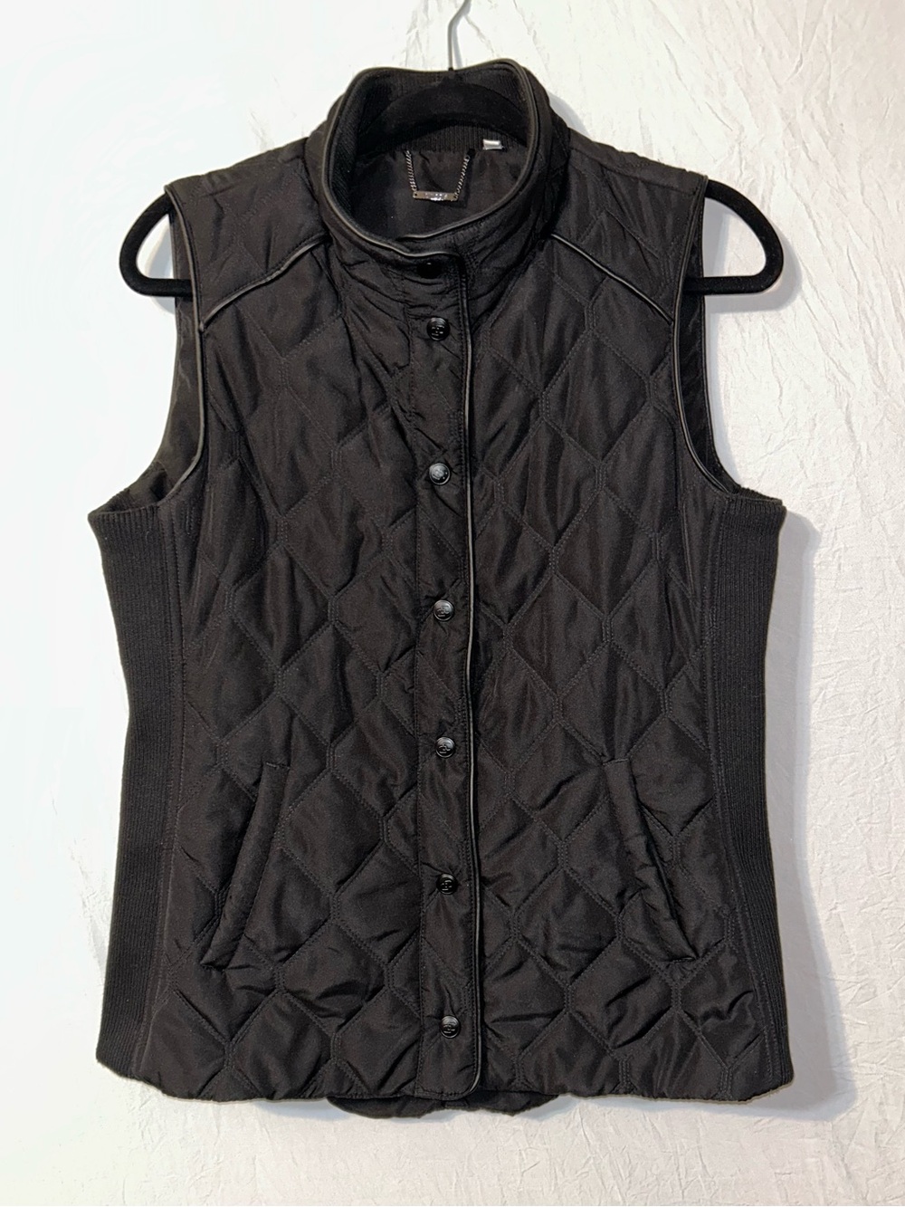 Chicos Black Quilted Vest Flexible Rib Trim Buttons Lined size 1 / 8